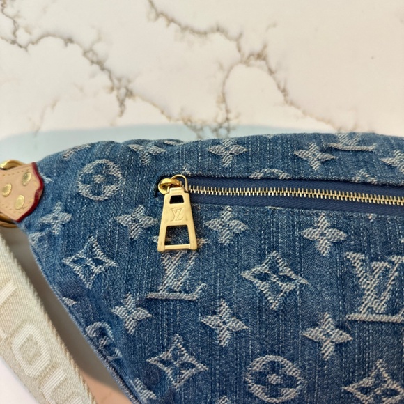 EEEEKKK!!  Louis Vuitton High Rise Bum Bag 100% Auth!!!! Receipts - Picture 8 of 13